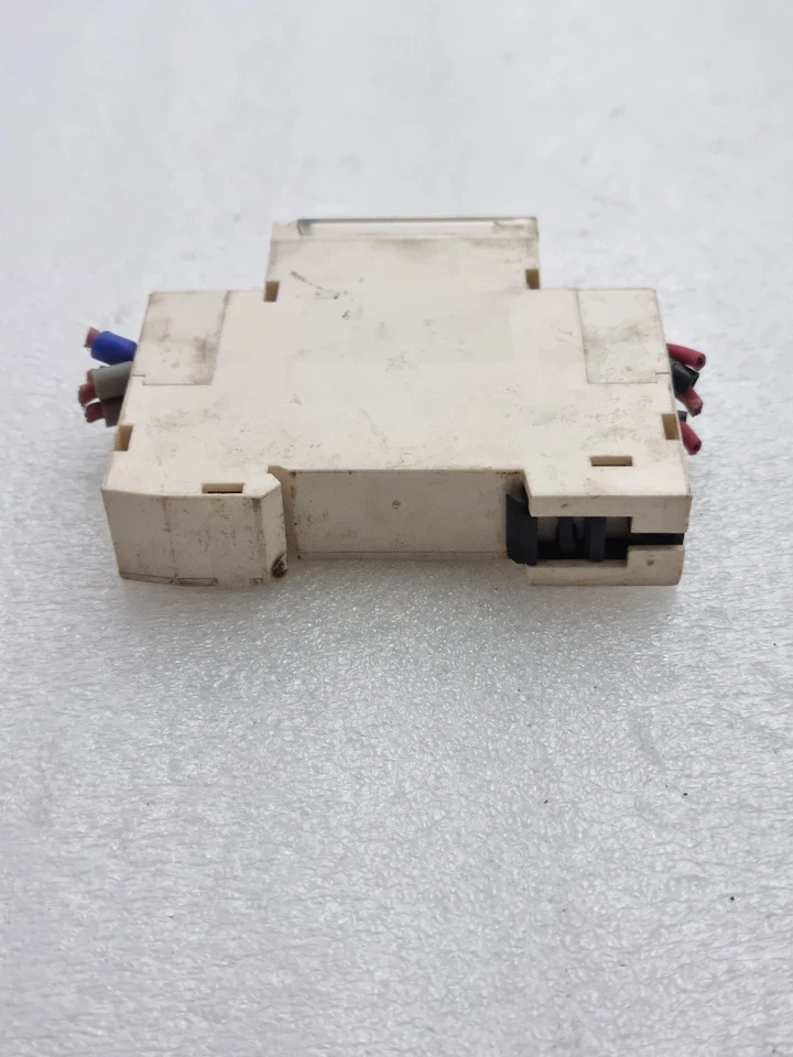 Schneider Telemecanique RE11RAMU Timing Relay 0.1s-100h